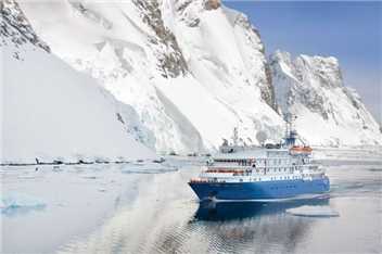 Poseidon Expeditions Sea Spirit Luftaufnahme