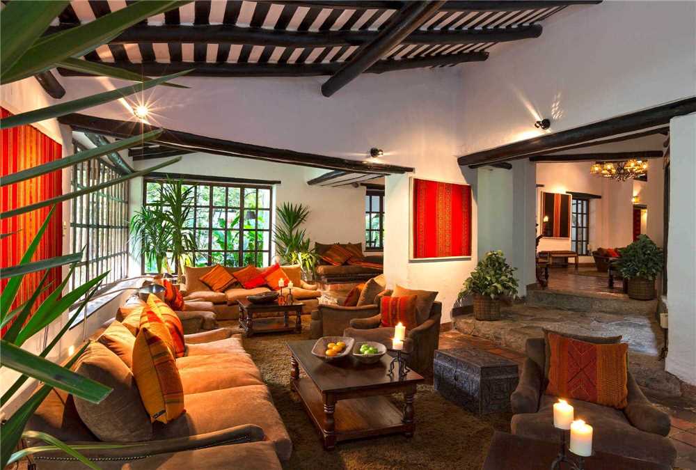 Mach Picchu Pueblo Lobby