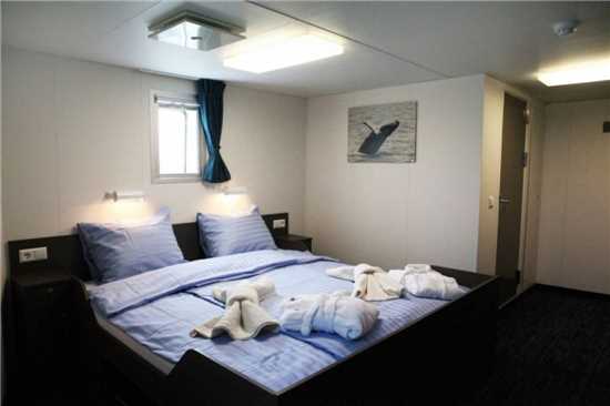 Oceanwide Expeditions MS Ortelius Superior
