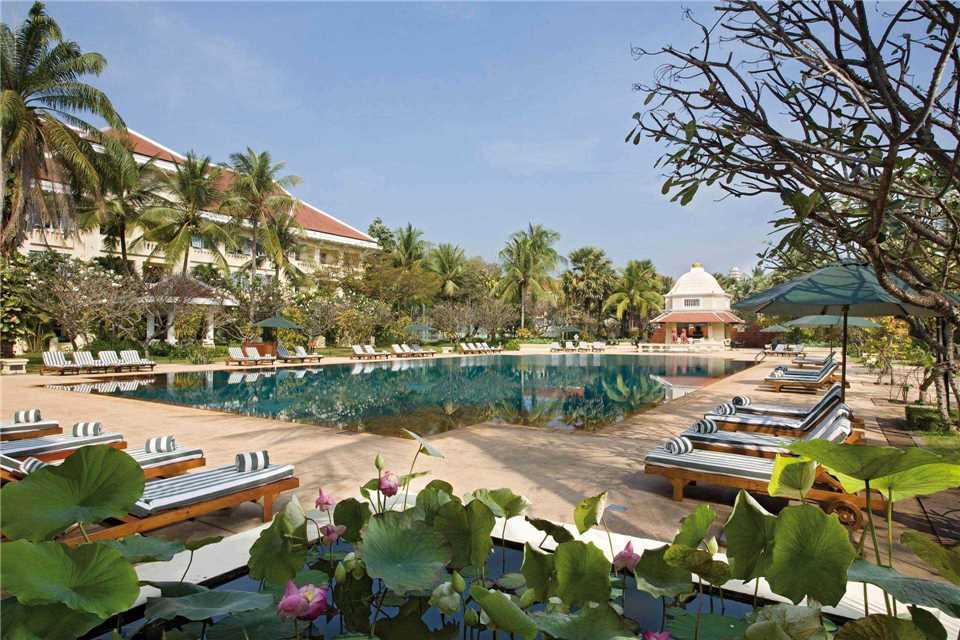 Raffles Grand Hotel dAngkor Pool