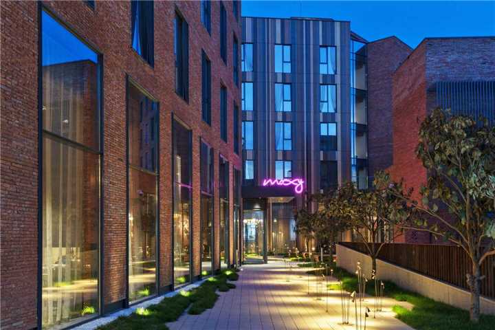 Moxy Tbilisi by Marriott Eingang