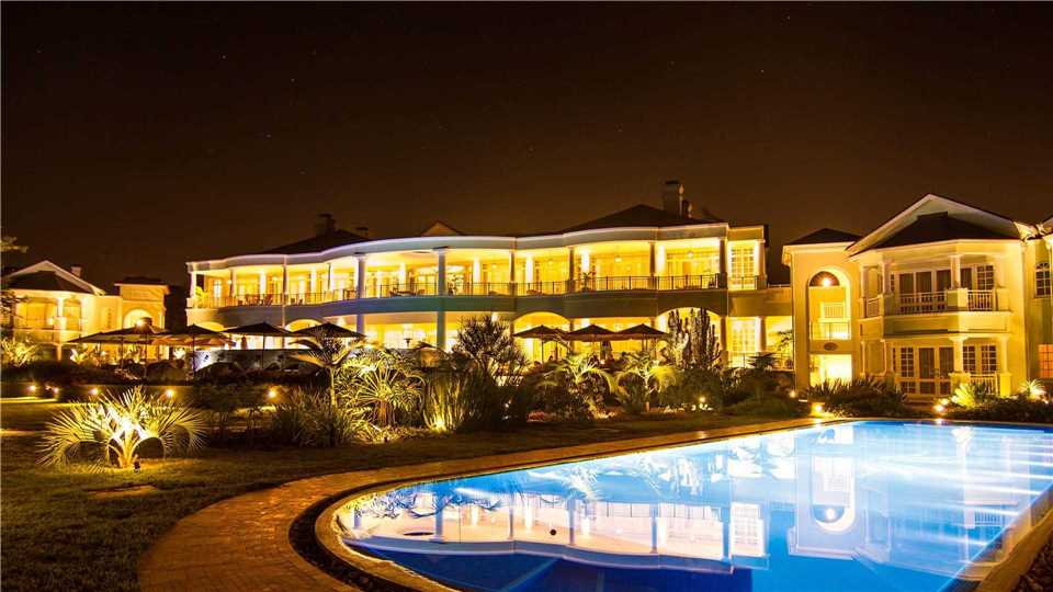 Hemingways Pool