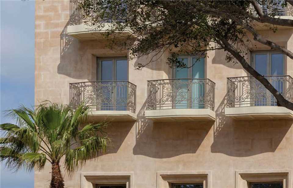 The Phoenicia Malta Balkon