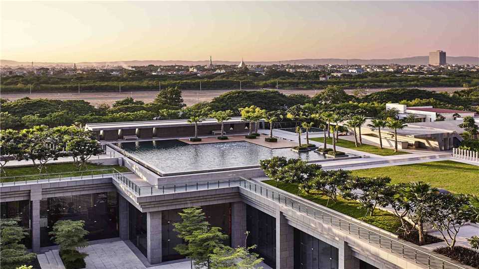Pullman Mandalay Mingalar Pool