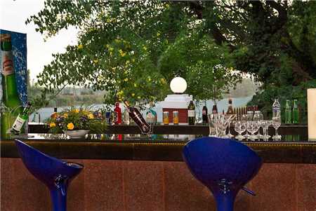 Ideal River View Resort Bar