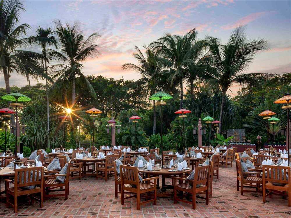 Mercure Mandalay Hill Resort Restaurant