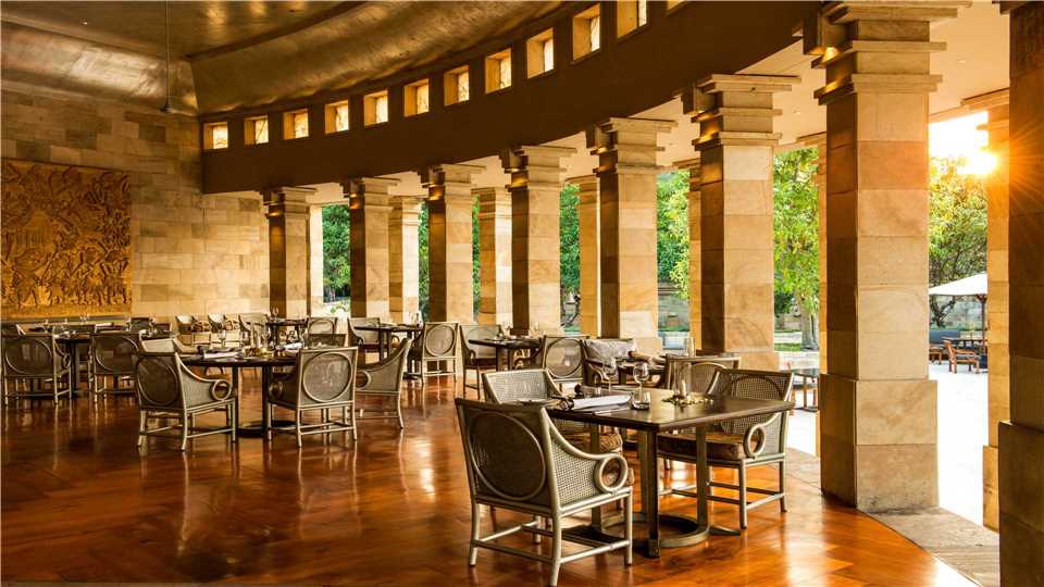 Restaurant Amanjiwo Resort in Yogyakarta