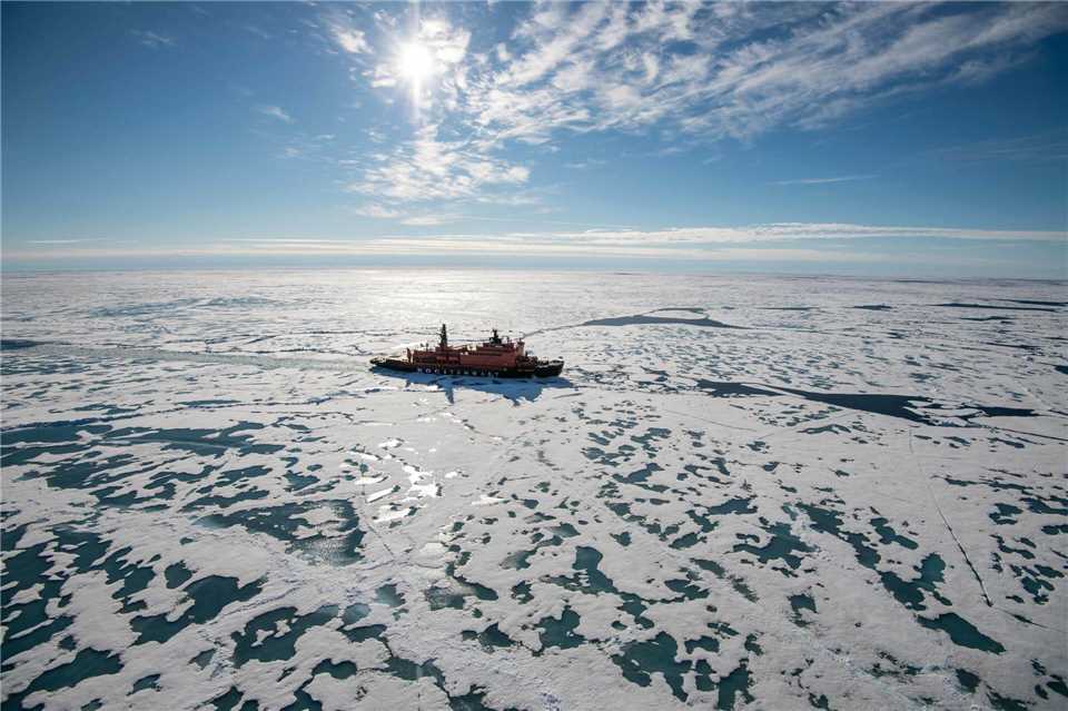 Poseidon Expeditions 50 Years of Victory Luftaufnahme