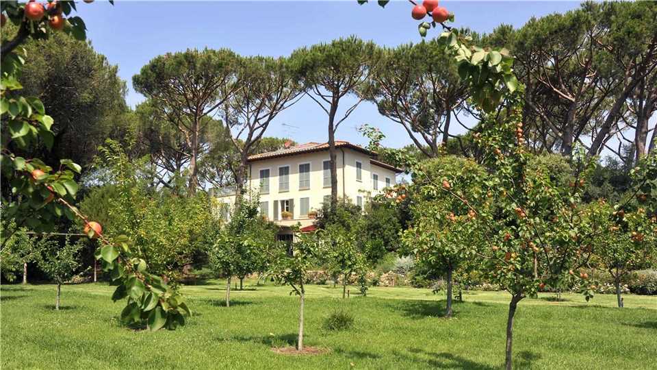 Villa Tombolino Gartenblick auf Villa