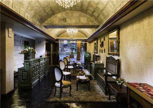 Katari at Plaza de Armas Lobby