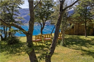 Sitzplatz von Mallin Colorado Lodge in Puerto Guadal, Chile
