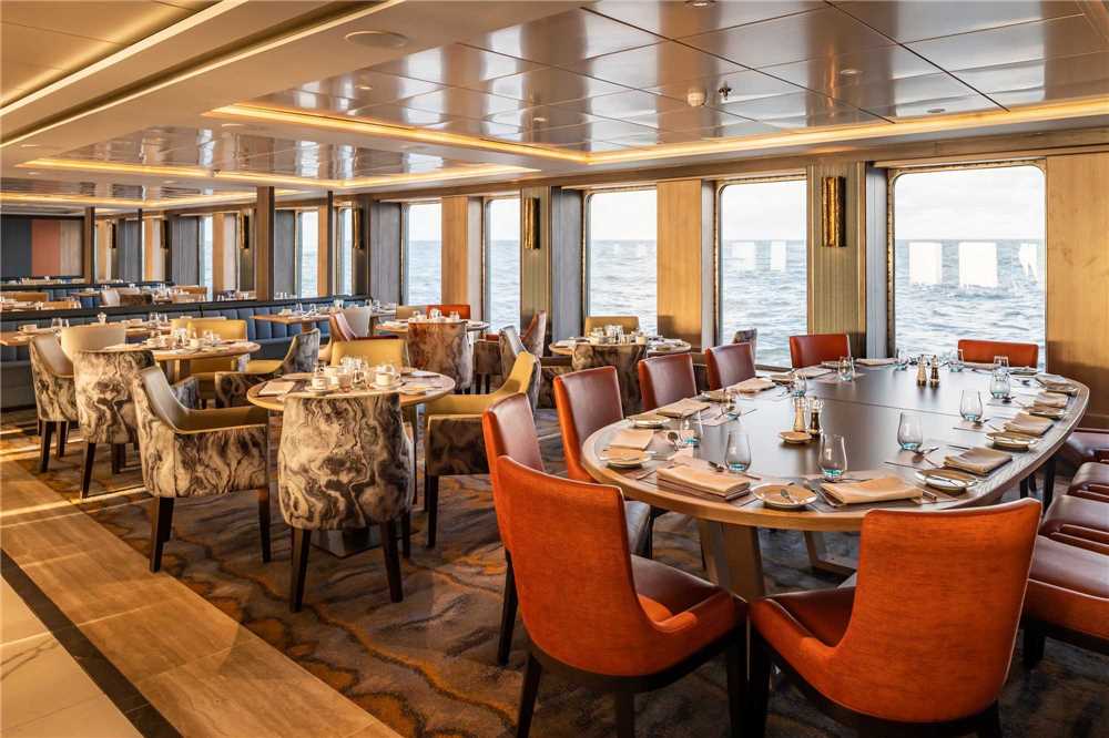 Nicko Cruises World Voyager Mystic Bordrestaurant
