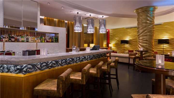 Crowne Plaza Ligovsky Bar