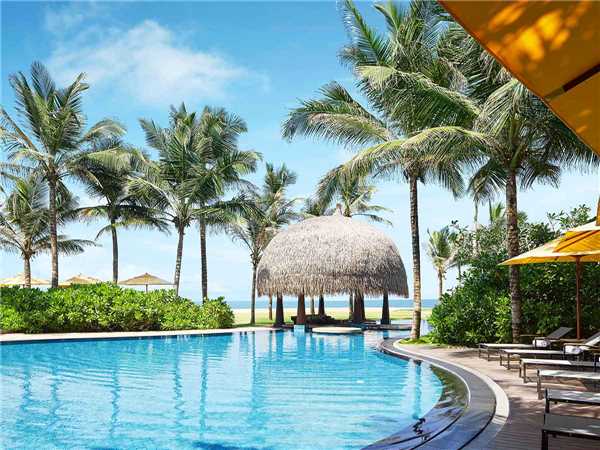Heritance Negombo Pool