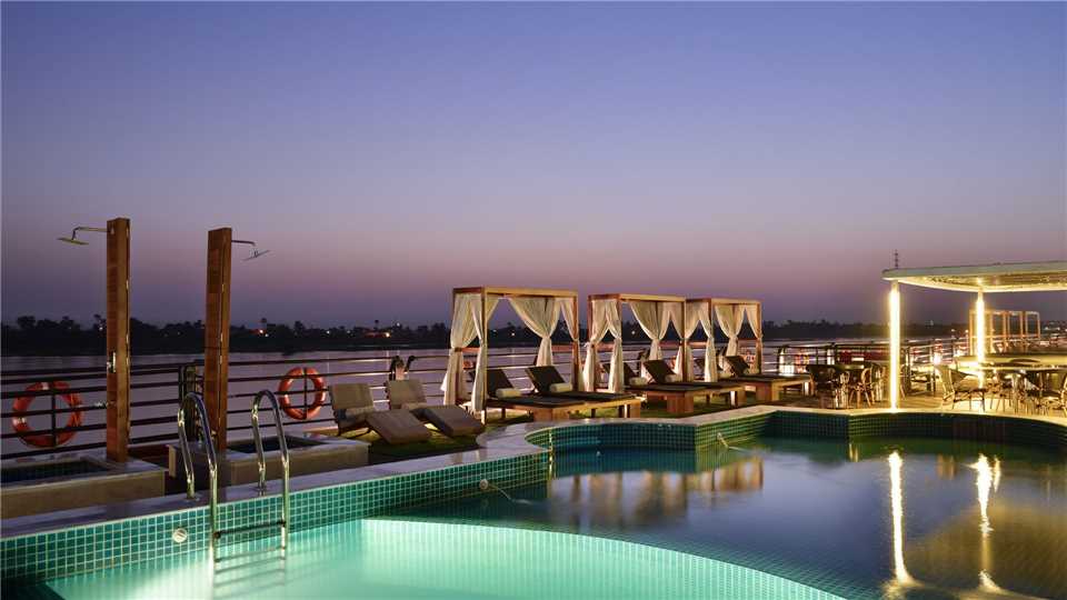 Mayfair Cruises MS Mayflower Pool