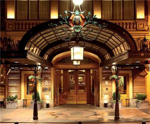 Grand Hotel Europe Eingang