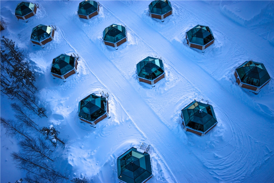 Glass Igloo and Nothern Lights