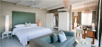 White Pearl Resorts Suite