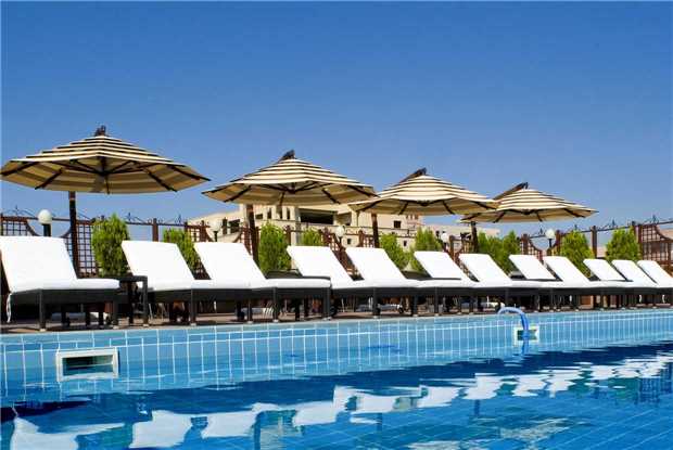 Grand Hotel Yerevan Pool