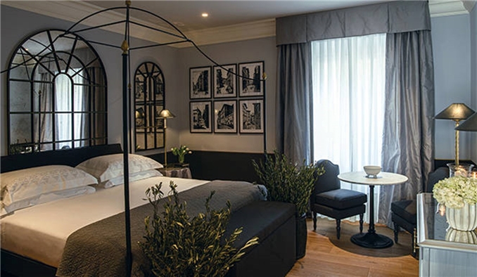 Deluxe Bristol Room