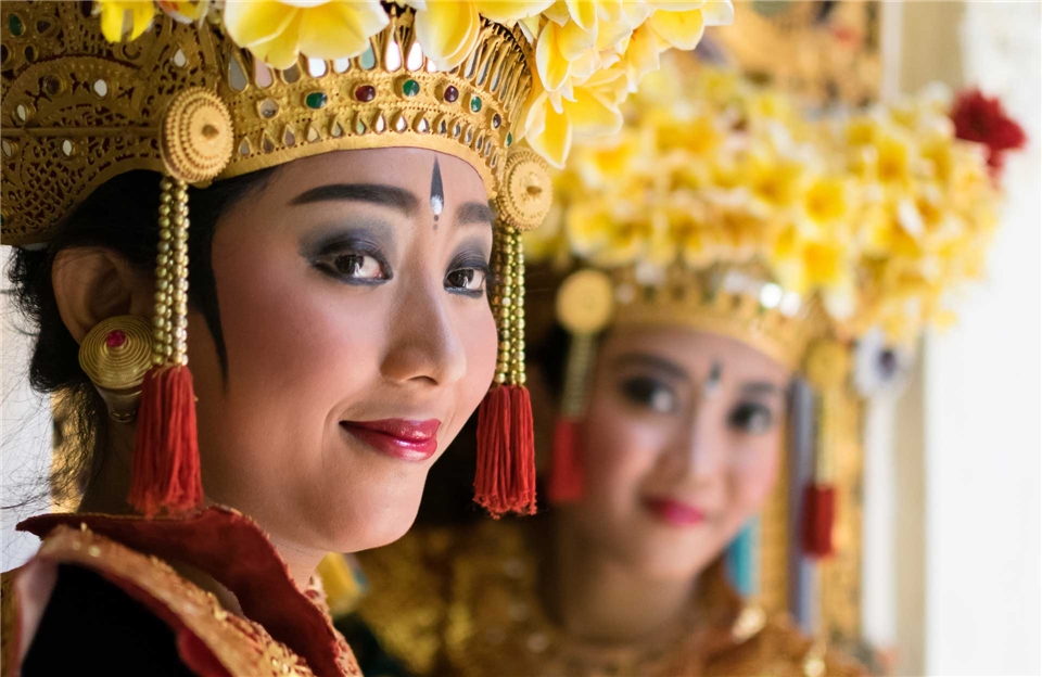 Sueden Indonesien Legong Taenzer aus Bali