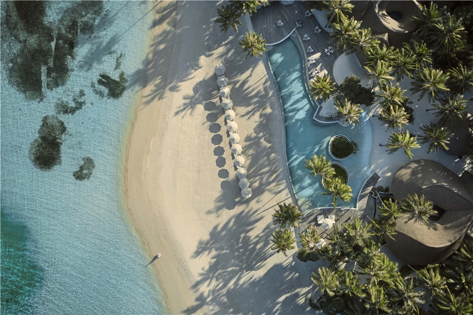 Como Maalifushi Strand