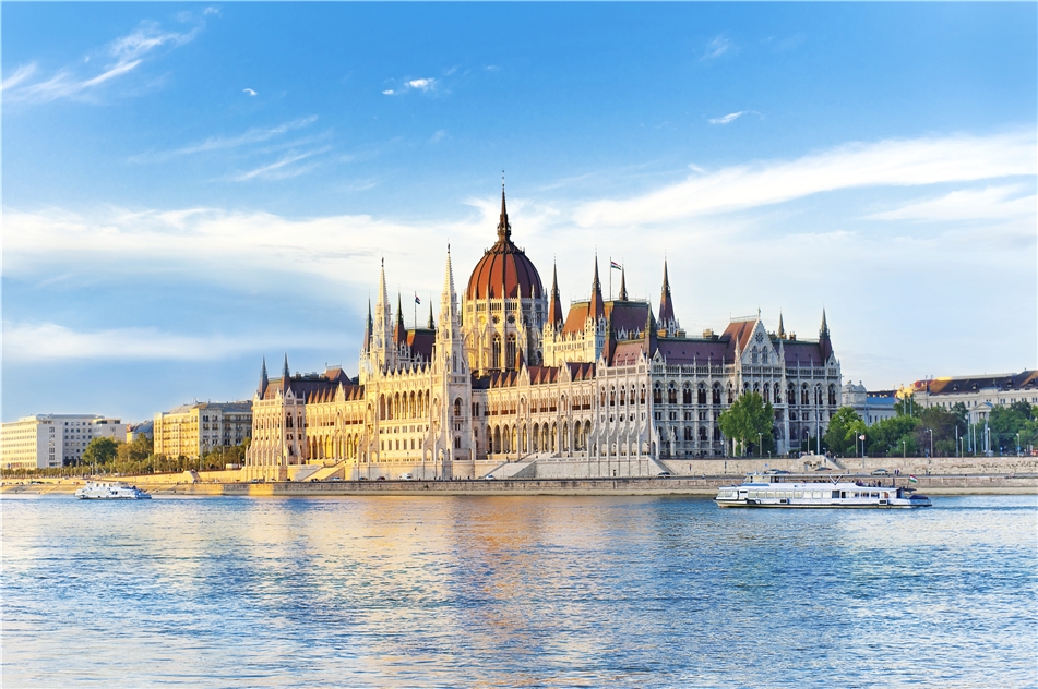 Amadeus Queen Silvesterkreuzfahrt Donau Budapest