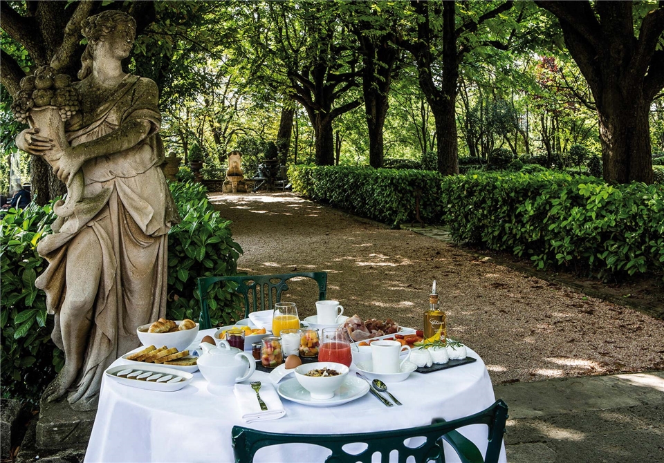 Frankreich Frühstück im Park