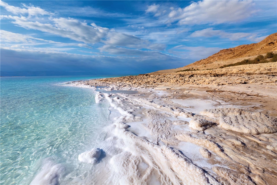 Jordanien Sagenhafte Orte Strand mit Salz