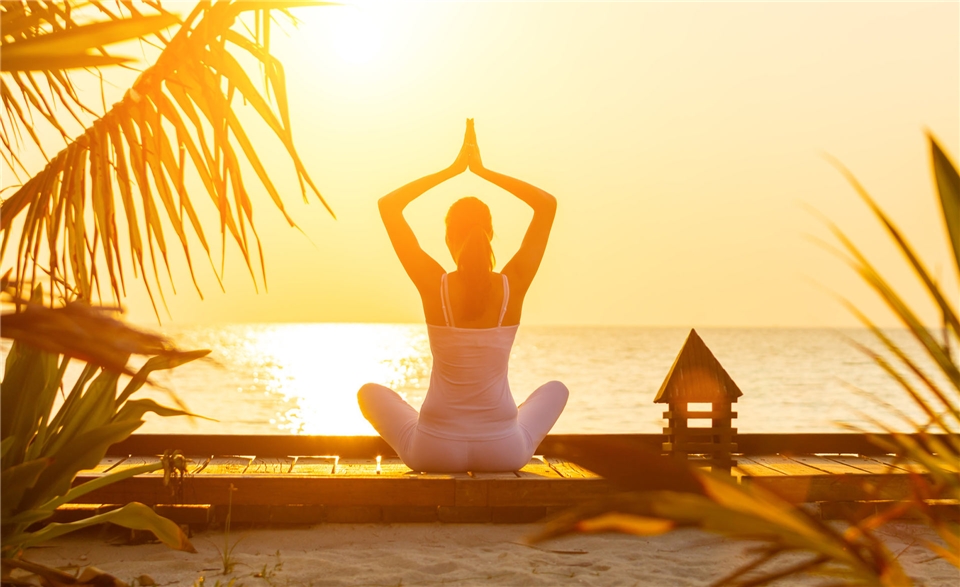 Srilanka - Yoga bei Sonnenuntergang am Strand