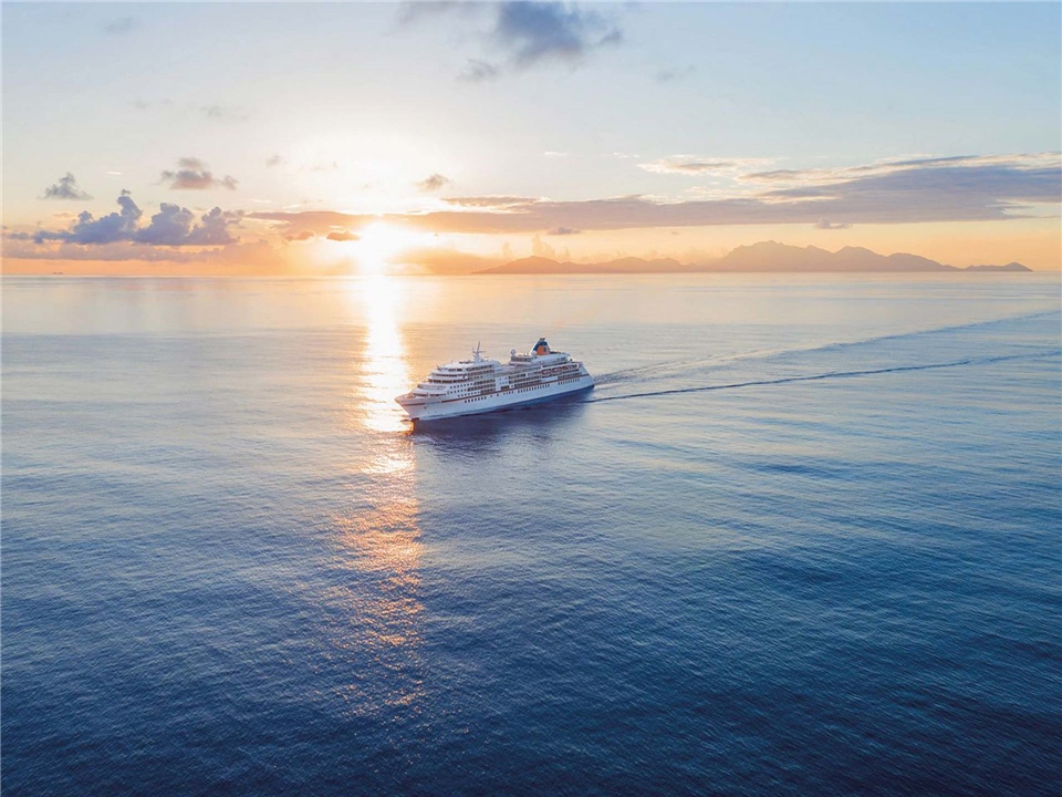 MS EUROPA auf See