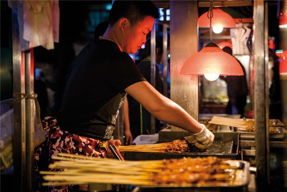Essential China Garküche bei Nacht